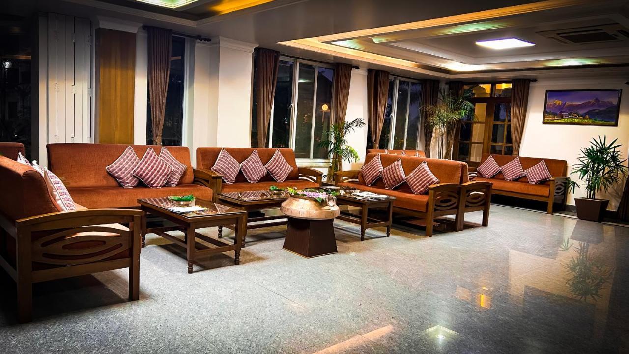 Hotel Earth Light Sauraha Чітаван Екстер'єр фото